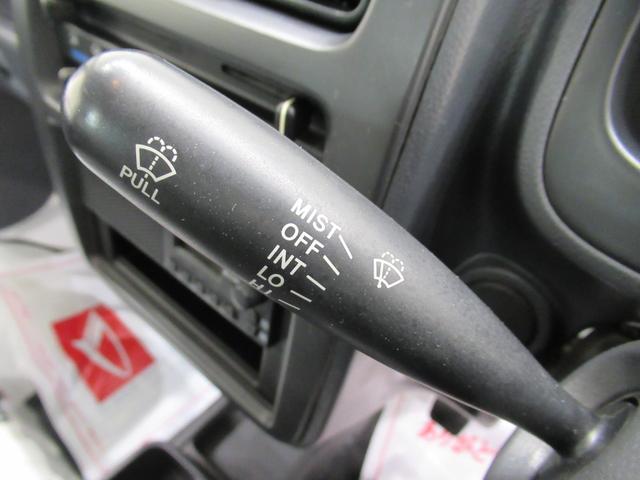 キャリイトラック ＦＣエアコン・パワステ　４ＷＤ　ＭＴ５速　荷台作業灯　ＡＭ／ＦＭラジオ　エアコン　パワーステアリング　ティーゼットデオプラス（16枚目）