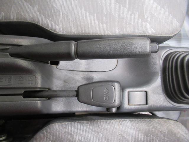 キャリイトラック ＦＣエアコン・パワステ　４ＷＤ　ＭＴ５速　荷台作業灯　ＡＭ／ＦＭラジオ　エアコン　パワーステアリング　ティーゼットデオプラス（18枚目）