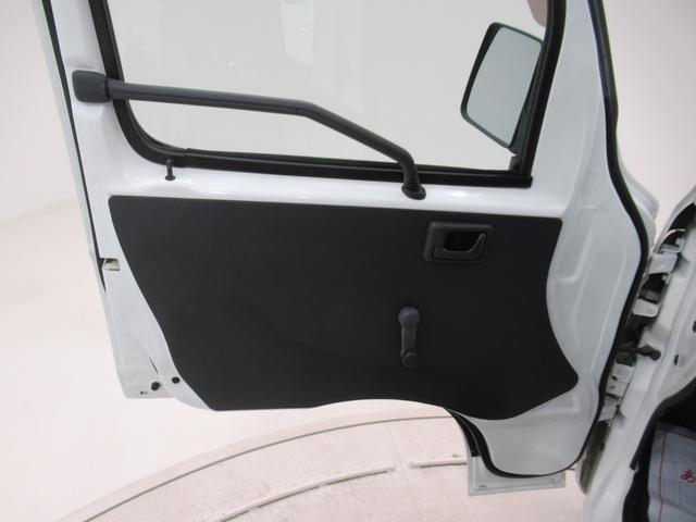 キャリイトラック ＦＣエアコン・パワステ　４ＷＤ　ＭＴ５速　荷台作業灯　ＡＭ／ＦＭラジオ　エアコン　パワーステアリング　ティーゼットデオプラス（32枚目）