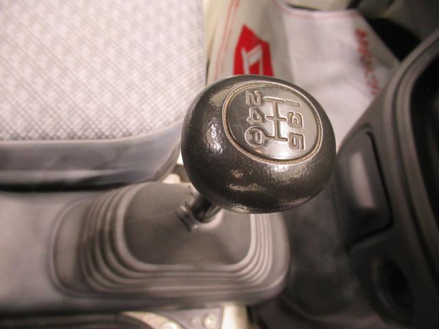 ハイゼットトラック エアコン・パワステ　スペシャル　４ＷＤ　ＭＴ５速　ＡＭ／ＦＭラジオ　エアコン　パワーステアリング　ティーゼットデオプラス（16枚目）