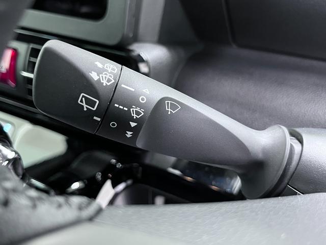 タント カスタムＲＳ　両側パワースライドドア　シートヒーター　ＵＳＢ入力端子　オートライト　キーフリー　アイドリングストップ　衝突被害軽減システム　レーンアシスト　オートマチックハイビーム　ティーゼットデオプラス（19枚目）