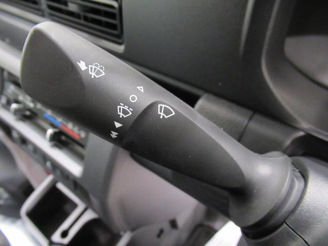 ハイゼットトラック スタンダード 4WD AM/FMラジオ オートライト アイドリングストップ 衝突被害軽減システム レーンアシスト オートマチックハイビーム ティーゼットデオプラス(19枚目)