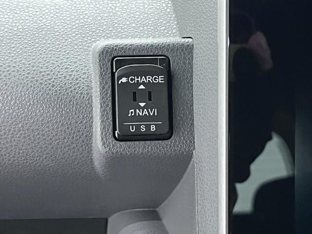 タント カスタムＲＳ　シートヒーター　両側パワースライドドア　オートライト　キーフリー　アイドリングストップ　パノラマモニター　ナビ　ドライブレコーダー　ＵＳＢ入力端子　Ｂｌｕｅｔｏｏｔｈ　ティーゼットデオプラス（19枚目）