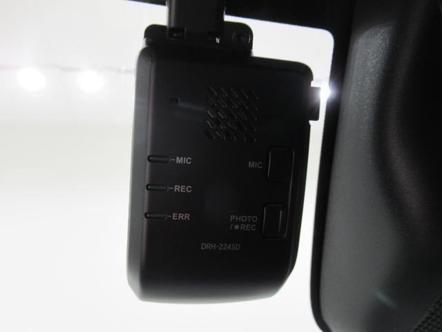 ヴェゼル ｅ：ＨＥＶ　ＰＬａＹ　シートヒーター　オートライト　キーフリー　電動格納式ドアミラー　エアコン　パワーステアリング　パワーウィンドウ　運転席エアバッグ　ＡＢＳ　ティーゼットデオプラス（18枚目）