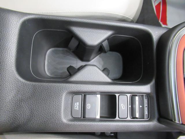 ヴェゼル ｅ：ＨＥＶ　ＰＬａＹ　シートヒーター　オートライト　キーフリー　電動格納式ドアミラー　エアコン　パワーステアリング　パワーウィンドウ　運転席エアバッグ　ＡＢＳ　ティーゼットデオプラス（35枚目）