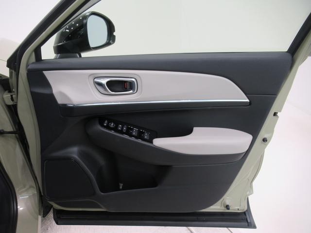 ヴェゼル ｅ：ＨＥＶ　ＰＬａＹ　シートヒーター　オートライト　キーフリー　電動格納式ドアミラー　エアコン　パワーステアリング　パワーウィンドウ　運転席エアバッグ　ＡＢＳ　ティーゼットデオプラス（53枚目）