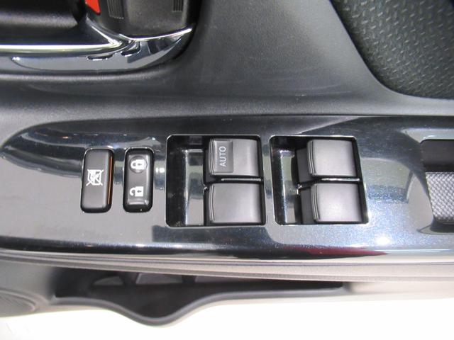 ヴィッツ ハイブリッドＵ　シートヒーター　オートライト　キーフリー　電動格納式ドアミラー　エアコン　パワーステアリング　パワーウィンドウ　運転席エアバッグ　ＡＢＳ　ティーゼットデオプラス（14枚目）