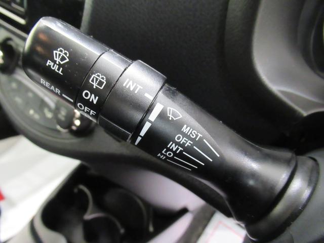 ヴィッツ ハイブリッドＵ　シートヒーター　オートライト　キーフリー　電動格納式ドアミラー　エアコン　パワーステアリング　パワーウィンドウ　運転席エアバッグ　ＡＢＳ　ティーゼットデオプラス（21枚目）