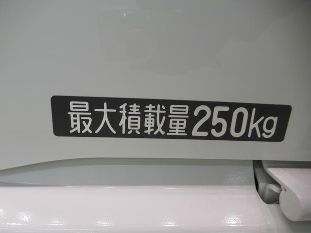 ハイゼットカーゴ デッキバンＧ　ＬＥＤヘッドランプ　７インチナビ　両側パワースライドドア　ＵＳＢ入力端子　Ｂｌｕｅｔｏｏｔｈ　オートライト　キーフリー　アイドリングストップ　ティーゼットデオプラス（33枚目）