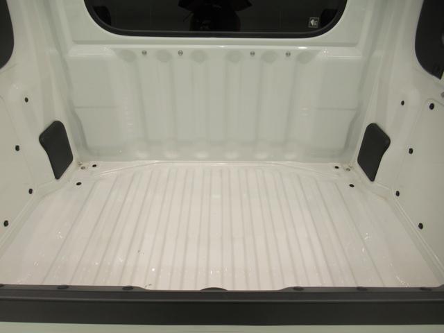 ハイゼットカーゴ デッキバンＧ　ＬＥＤヘッドランプ　７インチナビ　両側パワースライドドア　ＵＳＢ入力端子　Ｂｌｕｅｔｏｏｔｈ　オートライト　キーフリー　アイドリングストップ　ティーゼットデオプラス（34枚目）