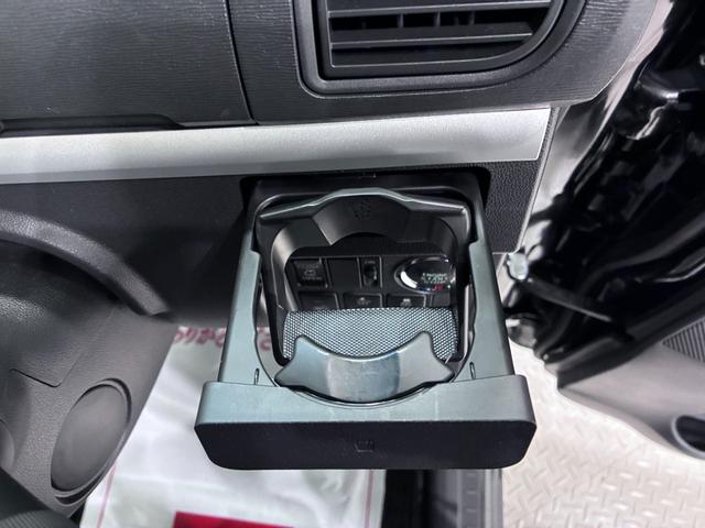 タント カスタムＸトップエディション　ＳＡ３　シートヒーター　左側パワースライドドア　オートライト　キーフリー　アイドリングストップ　ＵＳＢ入力端子　衝突被害軽減システム　レーンアシスト　オートマチックハイビーム　ティーゼットデオプラス（32枚目）