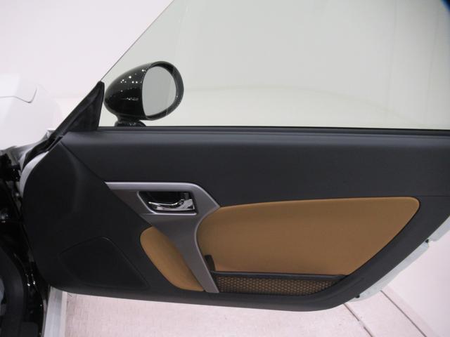 �X���̓J�t�F�̂悤�ȕ��͋C�ŁA���߂Ă����X�̕��ł�������肨���났������Ǝv���܂��B�i�v�d�a�W���ꏜ���j