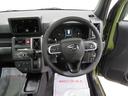 ダイハツのお店では、ダイハツ車を知り尽くしたプロフェッショナルが、専用の診断機器を使って各システムを点検しております。