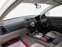 ダイハツのお店では、ダイハツ車を知り尽くしたプロフェッショナルが、専用の診断機器を使って各システムを点検しております。