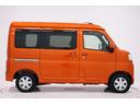 県内13店舗にて常時500台以上ダイハツ車を展示中です。見て、触って、納得のいく一台をぜひ見つけてください。