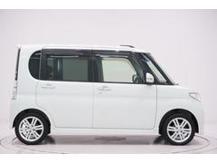県内１３店舗にて常時５００台以上ダイハツ車を展示中です。見て、触って、納得のいく一台をぜひ見つけてください。 5