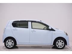 県内１３店舗にて常時５００台以上ダイハツ車を展示中です。見て、触って、納得のいく一台をぜひ見つけてください。 5