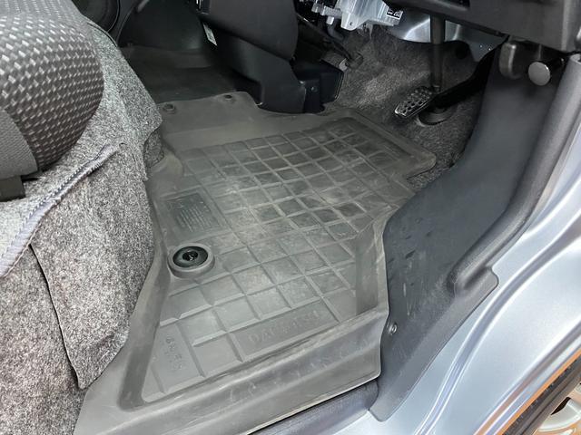 ハイゼットカーゴ クルーズＳＡＩＩＩ　４ＷＤ　サポカーＳワイド適合　ドラレコ　両側スライドドア　Ｂカメラ　間仕切りカーテン　ナビ　エアコン　ＵＳＢ接続端子　ＥＴＣ　アイドリングストップ　オートハイビーム　電動格納ミラー　パワーウインドウ（23枚目）
