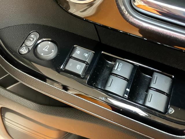 N-BOXカスタム G・Lホンダセンシング 衝突被害軽減ブレーキシステム 両側オートスライドドア ステアリングスイッチ クルーズコントロール USB接続端子 ETC Pスタート レーンアシスト キーフリー(21枚目)
