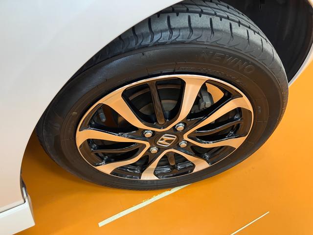 N-BOXカスタム G・Lホンダセンシング 衝突被害軽減ブレーキシステム 両側オートスライドドア ステアリングスイッチ クルーズコントロール USB接続端子 ETC Pスタート レーンアシスト キーフリー(28枚目)