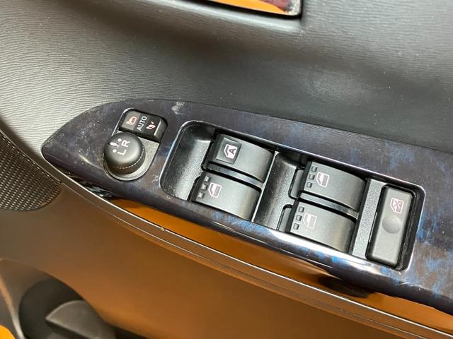 タント カスタムRS トップエディションVS SAIII サポカーSワイド適合 ドラレコ ミラクルオープンドア パノラマモニター対応 両側オートスライドドア ステアリングスイッチ USB接続端子 Pスタート 運転席シートヒーター オートハイビーム(20枚目)