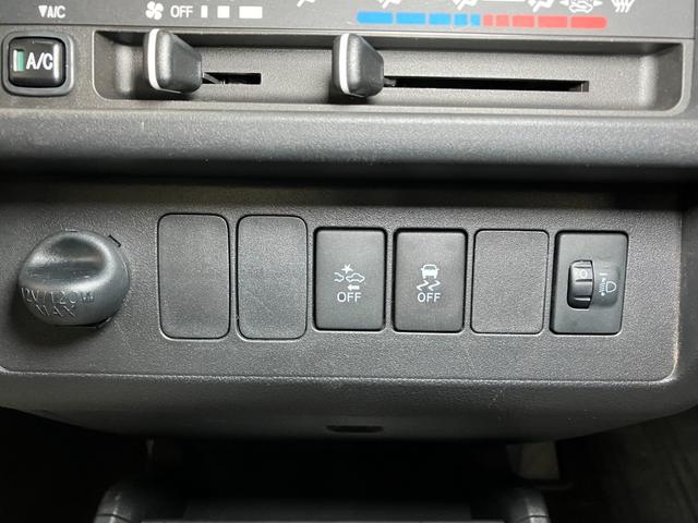 ハイゼットトラック スタンダードSAIIIt サポカーSワイド適合 ドラレコ 三方開 ゴムマット ラジオ エアコン 光軸調整ダイヤル 横滑り防止機能 誤発進抑制機能(14枚目)