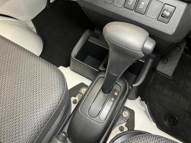 ハイゼットトラック スタンダードSAIIIt サポカーSワイド適合 ドラレコ 三方開 ゴムマット ラジオ エアコン 光軸調整ダイヤル 横滑り防止機能 誤発進抑制機能(16枚目)