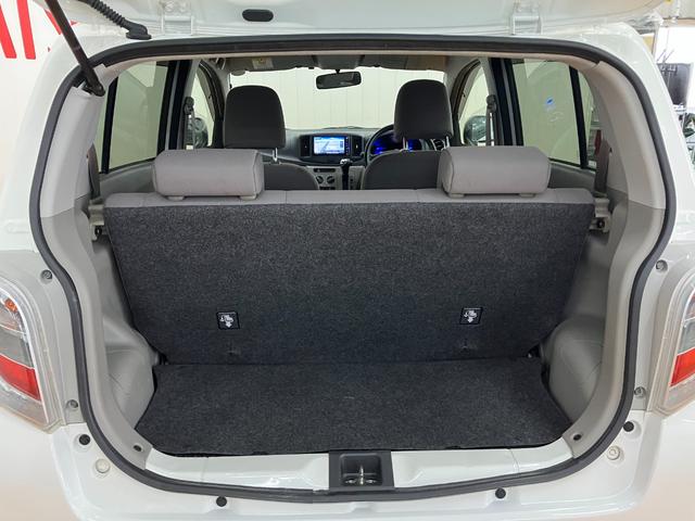 簡単な荷物が載せられるトランクルーム