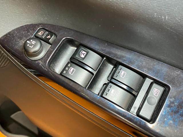 タント カスタムＲＳ　トップエディションＶＳ　ＳＡＩＩＩ　４ＷＤ　サポカーＳワイド適合　デイライト　ミラクルオープンドア　両側オートスライドドア　パノラマモニター対応　運転席シートヒーター　ステアリングスイッチ　ＵＳＢ接続端子　キーフリー（19枚目）