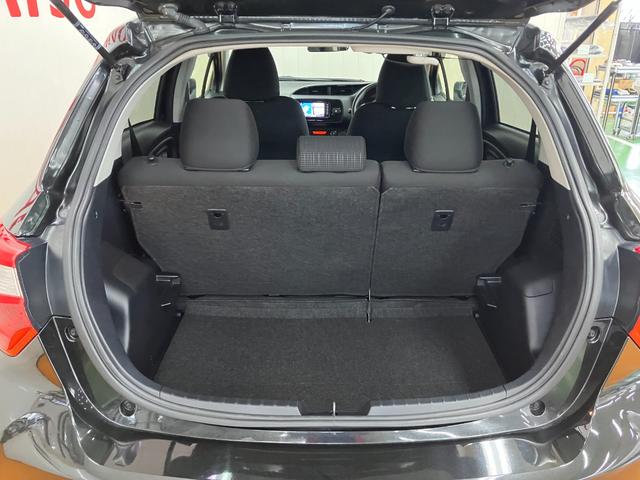 ヴィッツ ハイブリッドＦ　ハイブリッド車　Ｂカメラ　安全運転支援システム　ＥＴＣ　ドラレコ　運転席シートヒーター　ステアリングスイッチ　オートエアコン　Ｐスタート　エコモード　オートハイビーム　電動格納ミラー　キーフリー（10枚目）