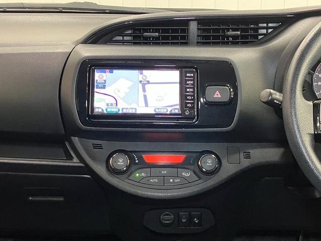 ヴィッツ ハイブリッドＦ　ハイブリッド車　Ｂカメラ　安全運転支援システム　ＥＴＣ　ドラレコ　運転席シートヒーター　ステアリングスイッチ　オートエアコン　Ｐスタート　エコモード　オートハイビーム　電動格納ミラー　キーフリー（12枚目）