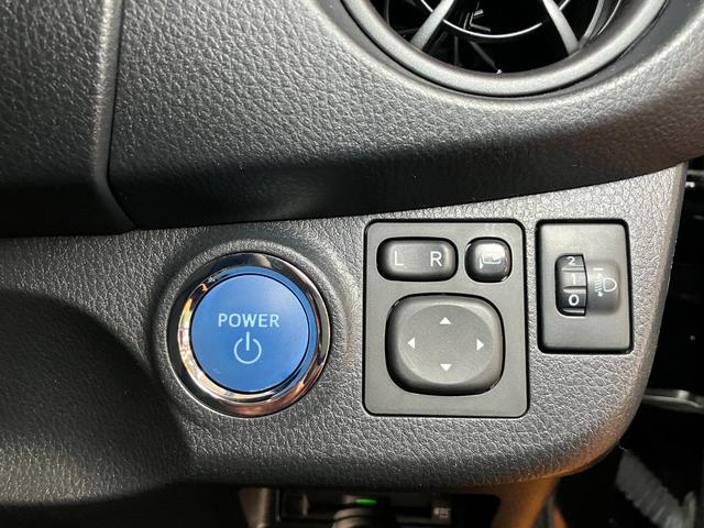 ヴィッツ ハイブリッドＦ　ハイブリッド車　Ｂカメラ　安全運転支援システム　ＥＴＣ　ドラレコ　運転席シートヒーター　ステアリングスイッチ　オートエアコン　Ｐスタート　エコモード　オートハイビーム　電動格納ミラー　キーフリー（16枚目）