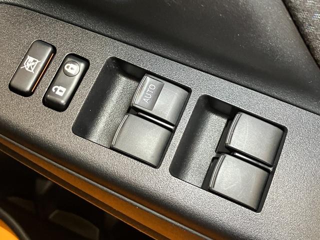 ヴィッツ ハイブリッドＦ　ハイブリッド車　Ｂカメラ　安全運転支援システム　ＥＴＣ　ドラレコ　運転席シートヒーター　ステアリングスイッチ　オートエアコン　Ｐスタート　エコモード　オートハイビーム　電動格納ミラー　キーフリー（17枚目）