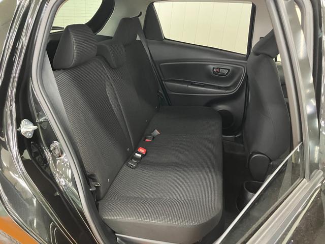 ヴィッツ ハイブリッドＦ　ハイブリッド車　Ｂカメラ　安全運転支援システム　ＥＴＣ　ドラレコ　運転席シートヒーター　ステアリングスイッチ　オートエアコン　Ｐスタート　エコモード　オートハイビーム　電動格納ミラー　キーフリー（23枚目）