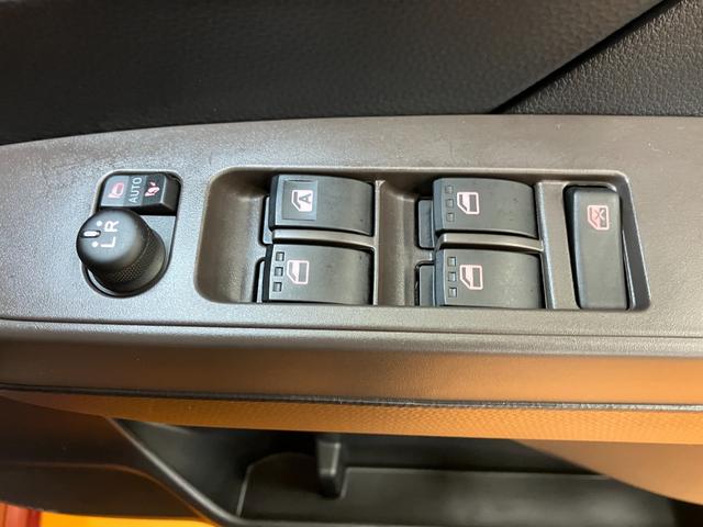 電動格納ミラー、パワーウインドウ