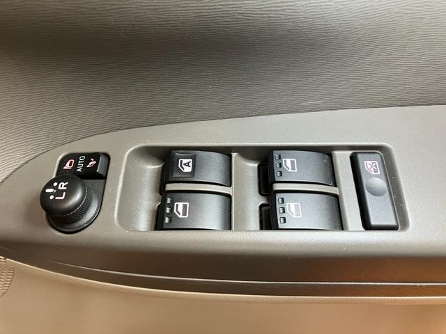 タント Xターボ SAII スマアシ ミラクルオープンドア Bカメラ 片側オートスライドドア ETC Pスタート ステアリングスイッチ 光軸調整ダイヤル 横滑り防止機能 誤発進抑制機能 電動格納ミラー キーフリー(17枚目)