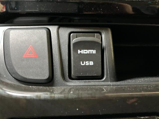 ムーヴ カスタム XリミテッドII SAIII サポカーSワイド適合 パノラマモニター対応 ステアリングスイッチ USB接続端子 ETC Pスタート 運転席シートヒーター アイドリングストップ 誤発進抑制機能 オートハイビーム キーフリー(18枚目)