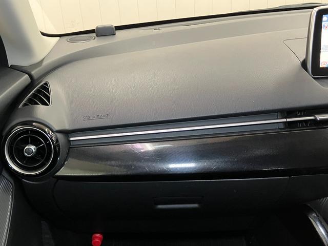 デミオ １３Ｓ　衝突被害軽減ブレーキシステム　ステアリングスイッチ　ＵＳＢ接続端子　アクセサリーソケット　Ｐスタート　ＥＴＣ　光軸調整ダイヤル　横滑り防止装置　電動格納ミラー　キーフリー（11枚目）