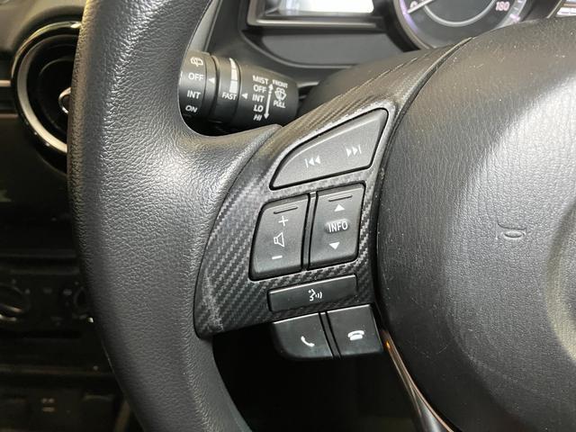 デミオ １３Ｓ　衝突被害軽減ブレーキシステム　ステアリングスイッチ　ＵＳＢ接続端子　アクセサリーソケット　Ｐスタート　ＥＴＣ　光軸調整ダイヤル　横滑り防止装置　電動格納ミラー　キーフリー（16枚目）