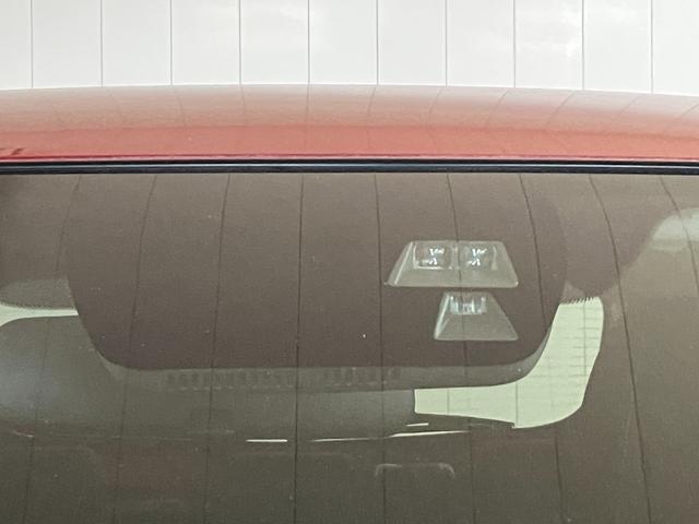 デミオ １３Ｓ　衝突被害軽減ブレーキシステム　ステアリングスイッチ　ＵＳＢ接続端子　アクセサリーソケット　Ｐスタート　ＥＴＣ　光軸調整ダイヤル　横滑り防止装置　電動格納ミラー　キーフリー（26枚目）