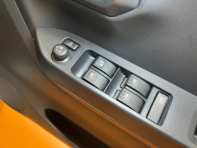 電動格納ミラー、パワーウインドウ