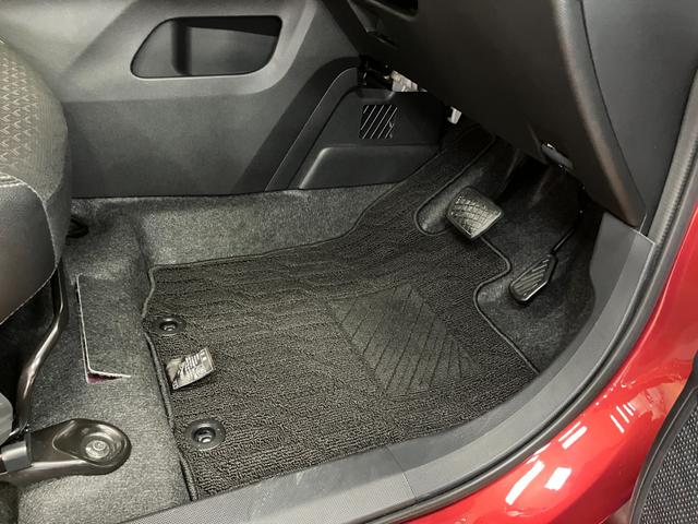 ロッキー プレミアムＧ　ＨＥＶ　サポカーＳワイド適合　ハイブリッド車　電動パーキングブレーキ　ＵＳＢ接続端子　ステアリングスイッチ　全車速追従機能付ＡＣＣ　シートヒーター　Ｓ－ペダル　コーナーセンサー　Ｂカメラ　キーフリー（25枚目）