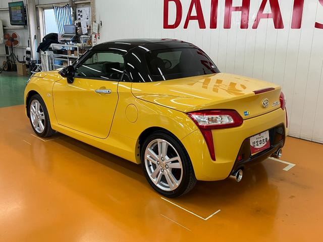 コペン ローブ　Ｓ　５段マニュアルシフト　オープンカー　二人乗　アクティブトップ　ＭＯＭＯ製ステアリング　ビルシュタイン製ショックアブソーバー　レカロ製スポーツシート　ステアリングスイッチ　シートヒーター　キーフリー（6枚目）