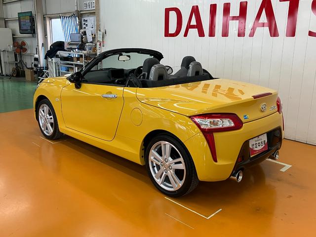 コペン ローブ　Ｓ　５段マニュアルシフト　オープンカー　二人乗　アクティブトップ　ＭＯＭＯ製ステアリング　ビルシュタイン製ショックアブソーバー　レカロ製スポーツシート　ステアリングスイッチ　シートヒーター　キーフリー（9枚目）