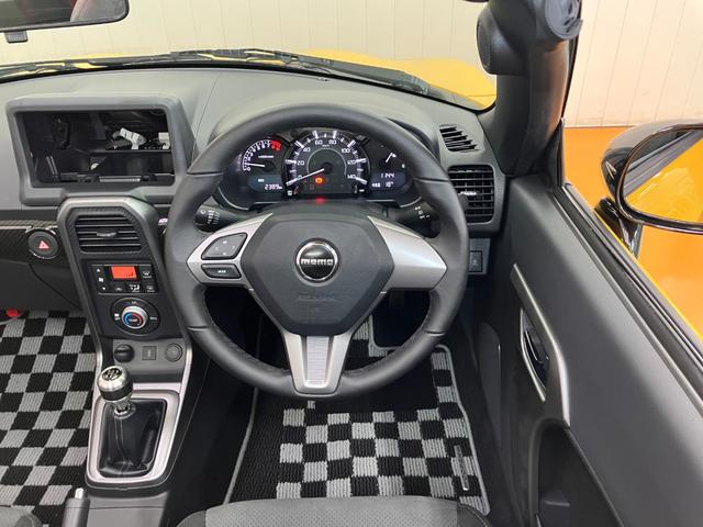 コペン ローブ　Ｓ　５段マニュアルシフト　オープンカー　二人乗　アクティブトップ　ＭＯＭＯ製ステアリング　ビルシュタイン製ショックアブソーバー　レカロ製スポーツシート　ステアリングスイッチ　シートヒーター　キーフリー（14枚目）