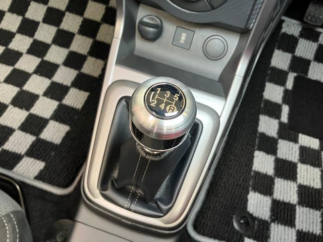 コペン ローブ　Ｓ　５段マニュアルシフト　オープンカー　二人乗　アクティブトップ　ＭＯＭＯ製ステアリング　ビルシュタイン製ショックアブソーバー　レカロ製スポーツシート　ステアリングスイッチ　シートヒーター　キーフリー（20枚目）