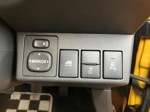 コペン ローブ　Ｓ　５段マニュアルシフト　オープンカー　二人乗　アクティブトップ　ＭＯＭＯ製ステアリング　ビルシュタイン製ショックアブソーバー　レカロ製スポーツシート　ステアリングスイッチ　シートヒーター　キーフリー（22枚目）