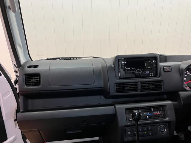 ハイゼットトラック 多目的ダンプ　サポカーＳワイド適合　４ＷＤ５段マニュアルシフト　三方開　ＰＴＯ式　電動格納ミラー　パワーウインドウ　オーディオ　エアコン　Ｐスタート　コーナーセンサー　アイドリングストップ　アクセサリーソケット（13枚目）
