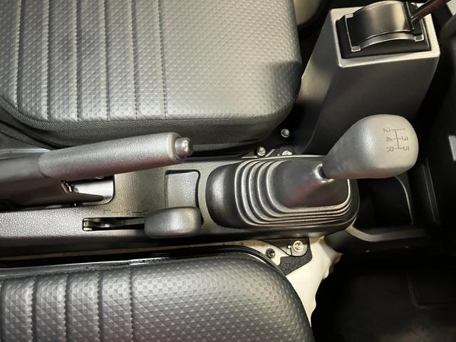 ハイゼットトラック 多目的ダンプ　サポカーＳワイド適合　４ＷＤ５段マニュアルシフト　三方開　ＰＴＯ式　電動格納ミラー　パワーウインドウ　オーディオ　エアコン　Ｐスタート　コーナーセンサー　アイドリングストップ　アクセサリーソケット（19枚目）