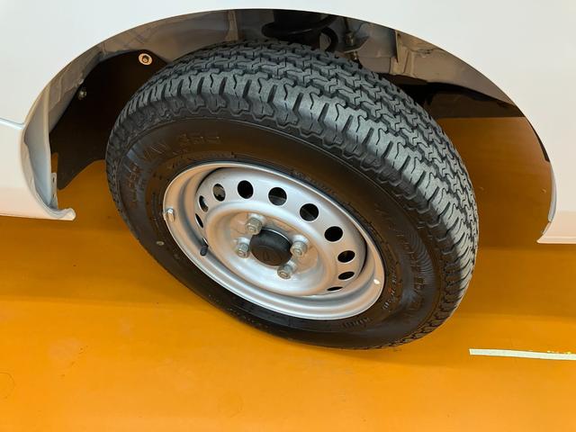 ハイゼットトラック 多目的ダンプ　サポカーＳワイド適合　４ＷＤ５段マニュアルシフト　三方開　ＰＴＯ式　電動格納ミラー　パワーウインドウ　オーディオ　エアコン　Ｐスタート　コーナーセンサー　アイドリングストップ　アクセサリーソケット（26枚目）